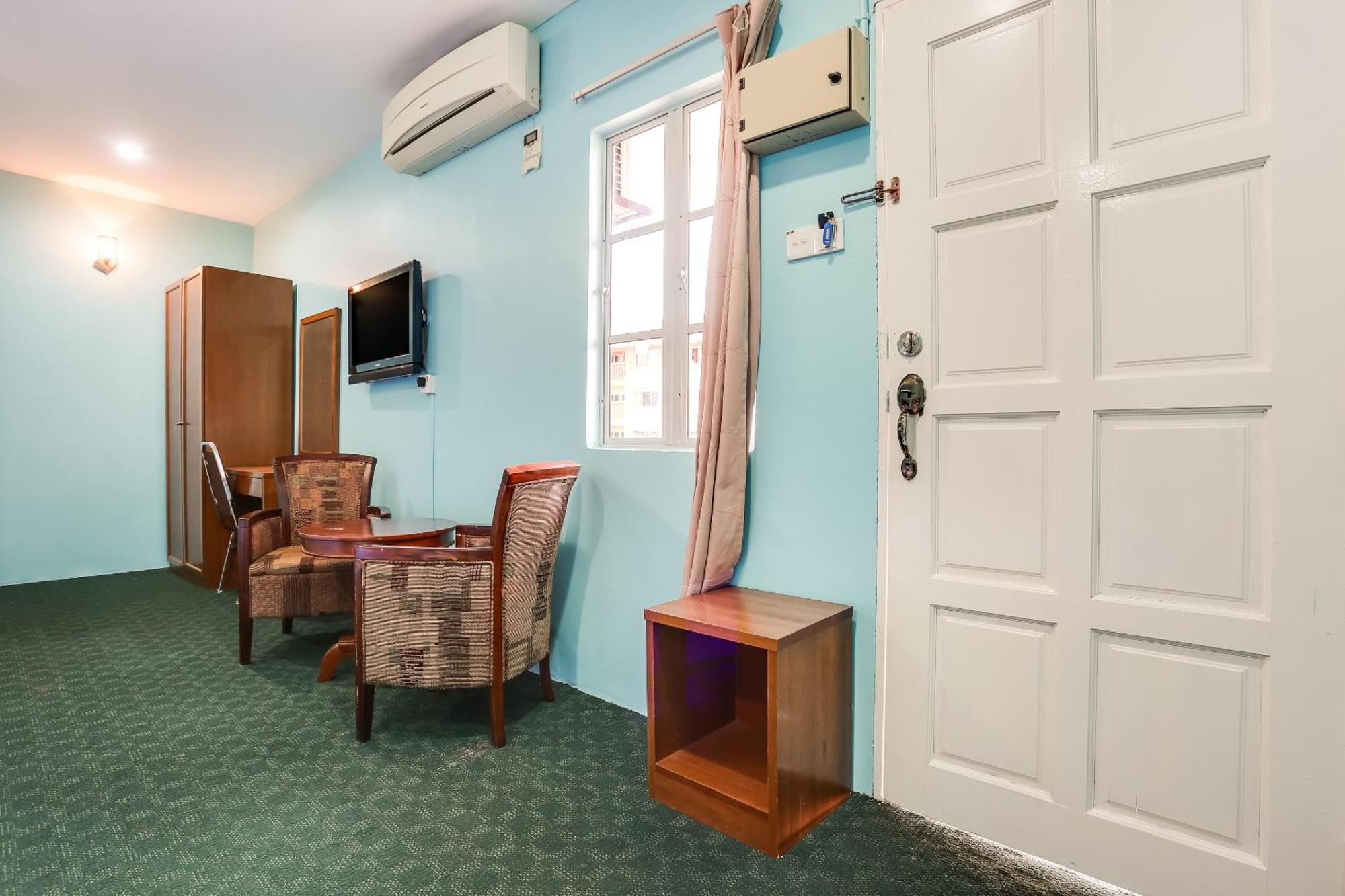 Oyo 44094 Bangi Lanai Hotel Ngoại thất bức ảnh