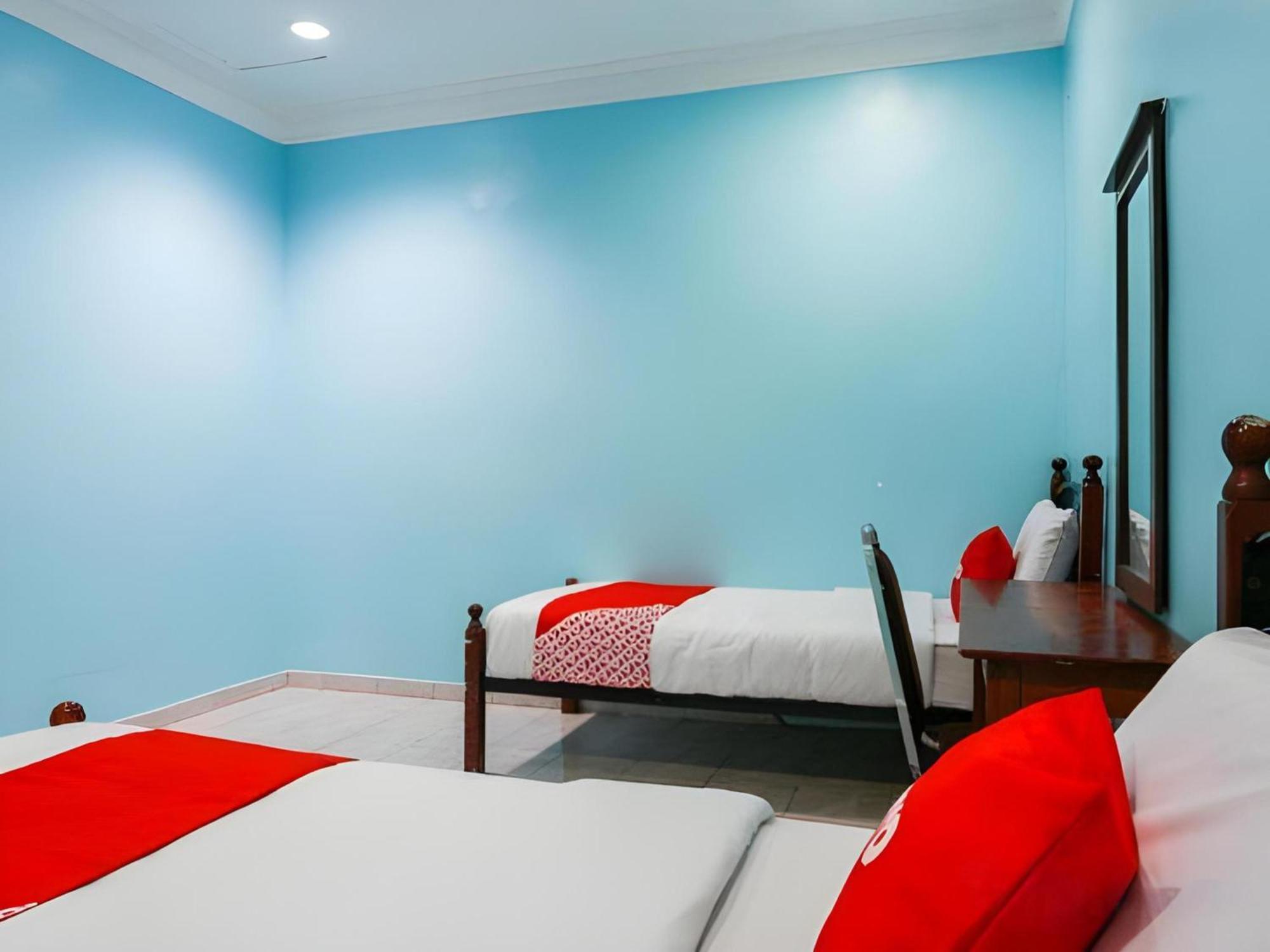 Oyo 44094 Bangi Lanai Hotel Ngoại thất bức ảnh