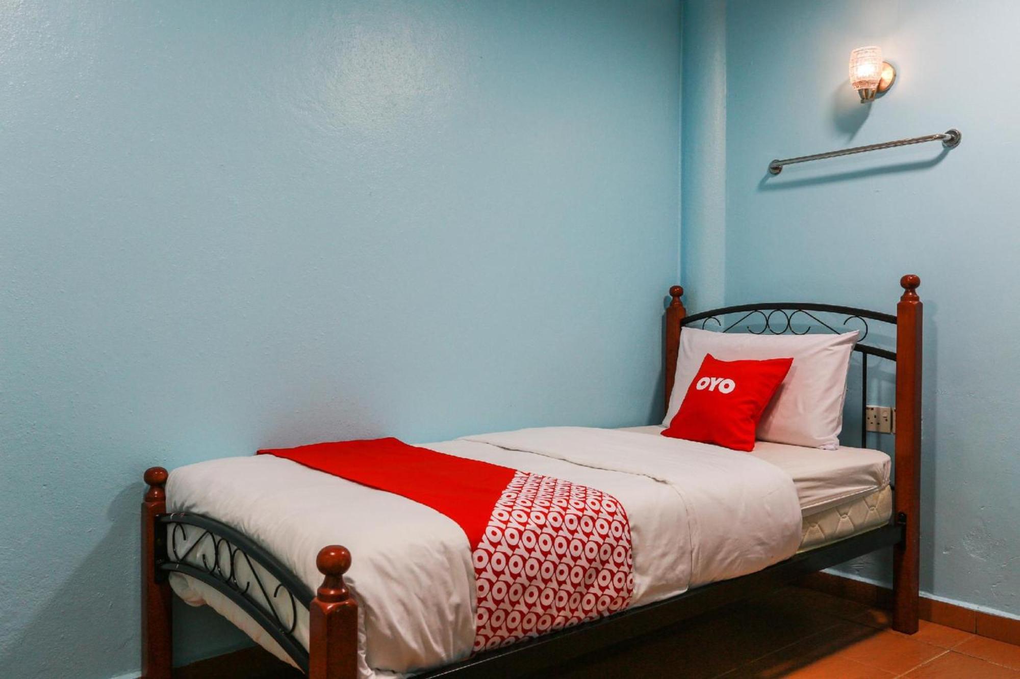 Oyo 44094 Bangi Lanai Hotel Ngoại thất bức ảnh