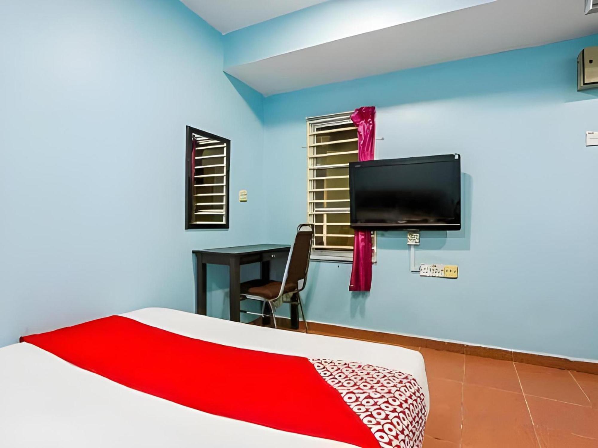 Oyo 44094 Bangi Lanai Hotel Ngoại thất bức ảnh