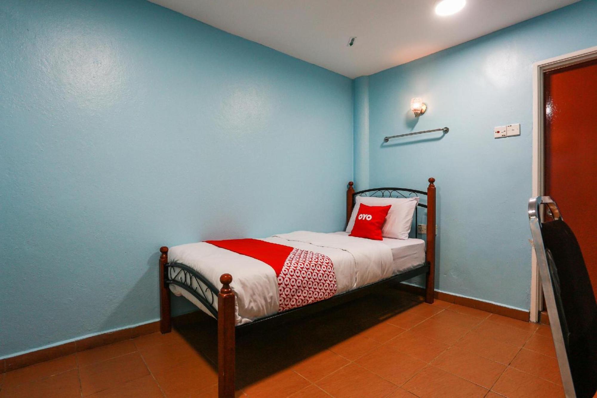 Oyo 44094 Bangi Lanai Hotel Ngoại thất bức ảnh