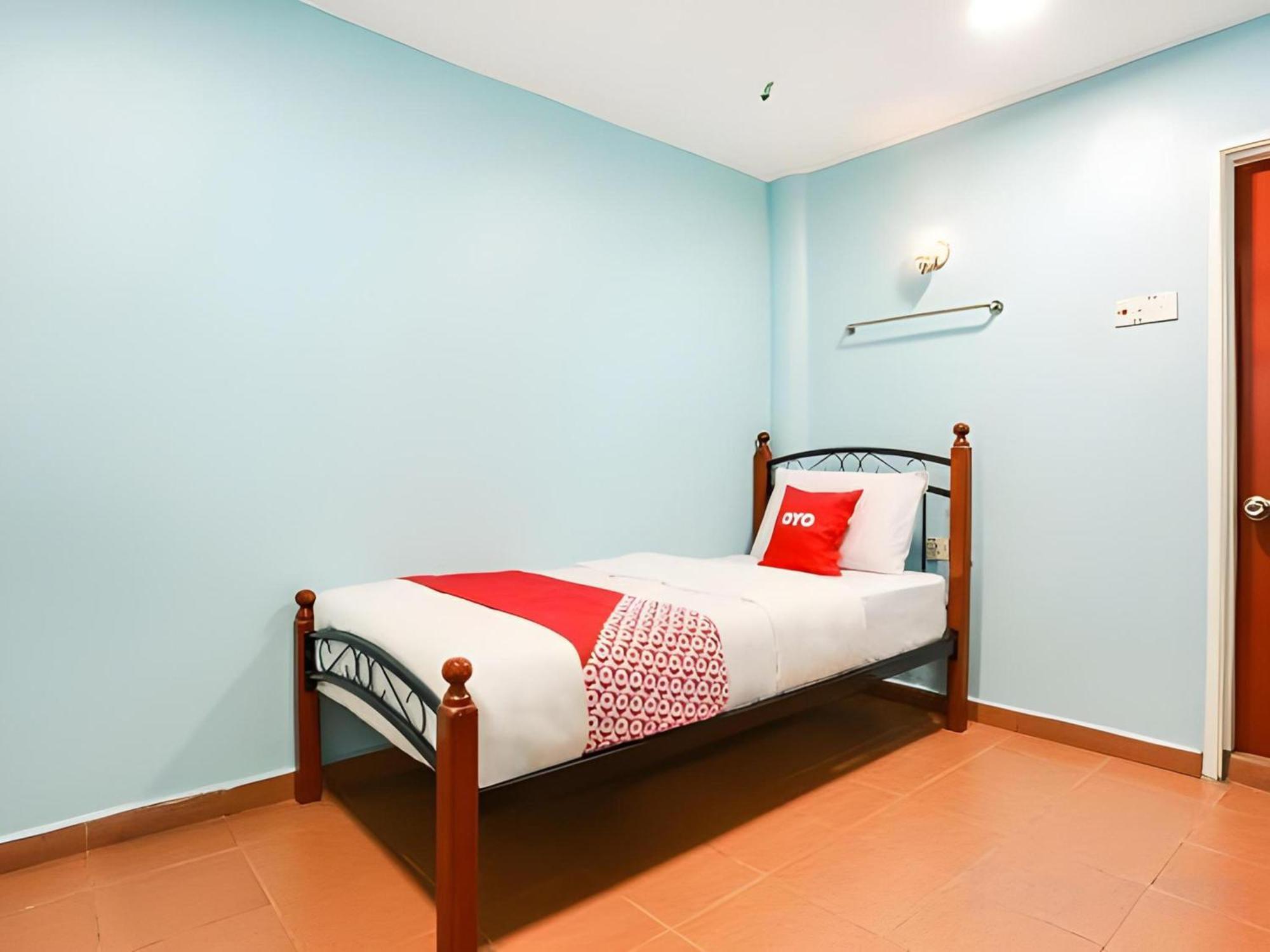 Oyo 44094 Bangi Lanai Hotel Ngoại thất bức ảnh