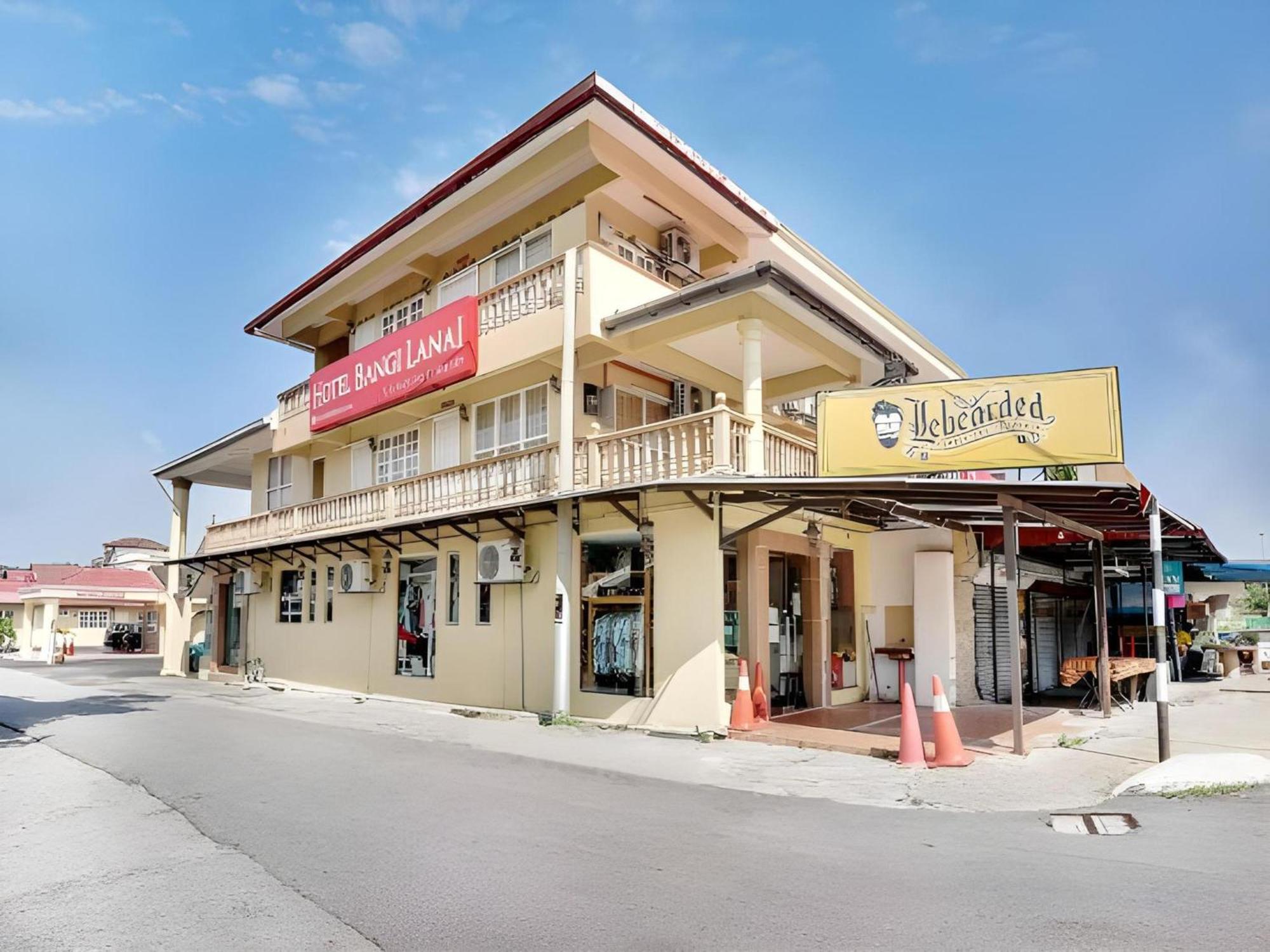 Oyo 44094 Bangi Lanai Hotel Ngoại thất bức ảnh