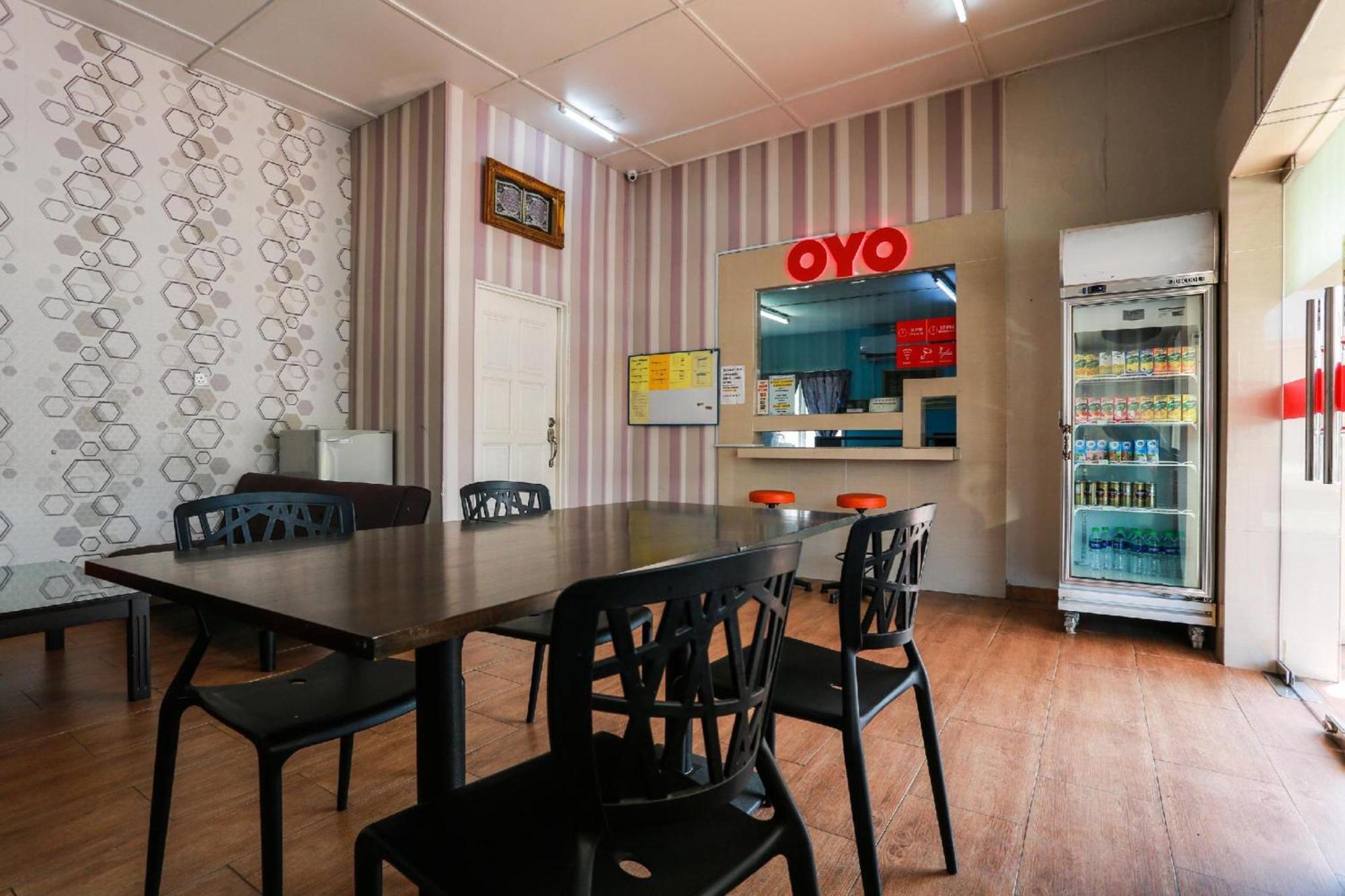 Oyo 44094 Bangi Lanai Hotel Ngoại thất bức ảnh